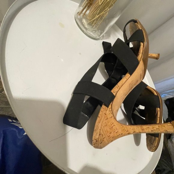 Manolo Blahnik Perpia Strappy Sandals 3.5" Heel Size 7.5 - Picture 3 of 8